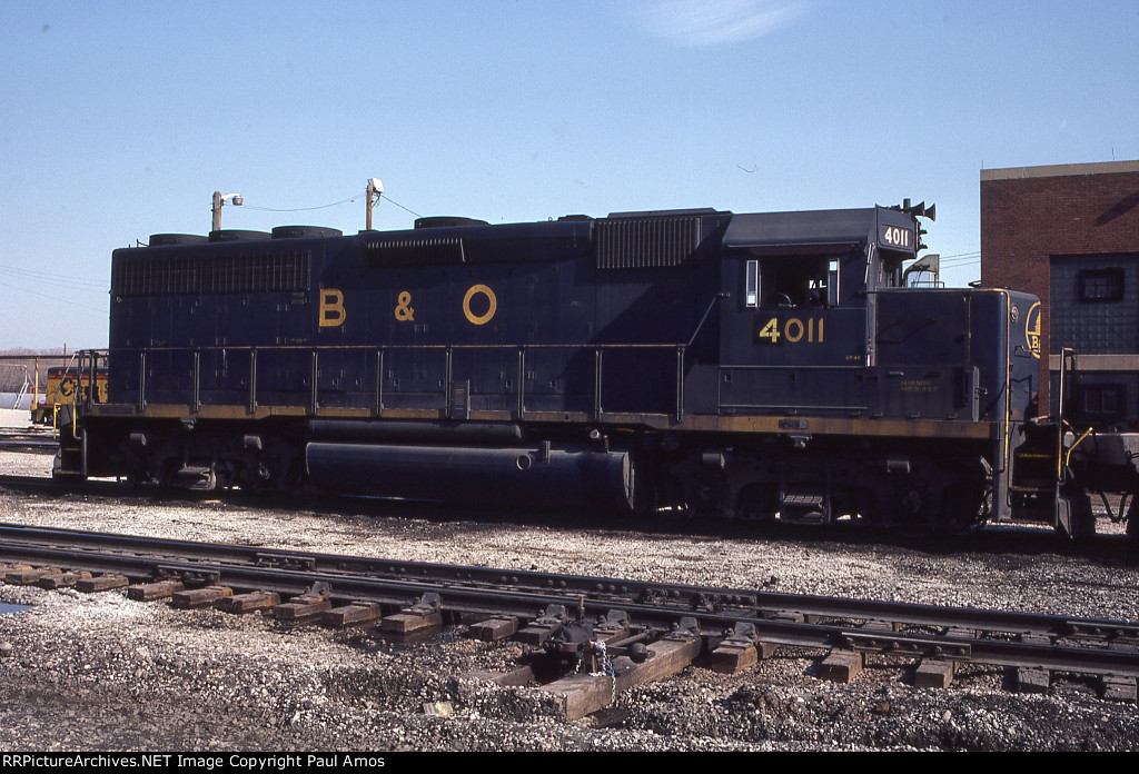 BO 4011 Baltimore and Ohio (BO) 4011 GP40  Short term leased to the ATSF during the 1979-1980 time period, where BO 4011 was temporarily renumbered to BO 9011 to avoid conflicts with ATSFs own locomotive roster. Unit was renumbered back to BO 4011 when th